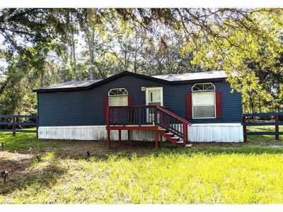 Home For Sale in Morriston, Florida