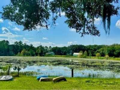 Home For Sale in Ocklawaha, Florida