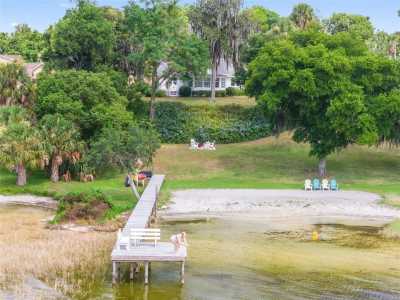 Home For Sale in Weirsdale, Florida