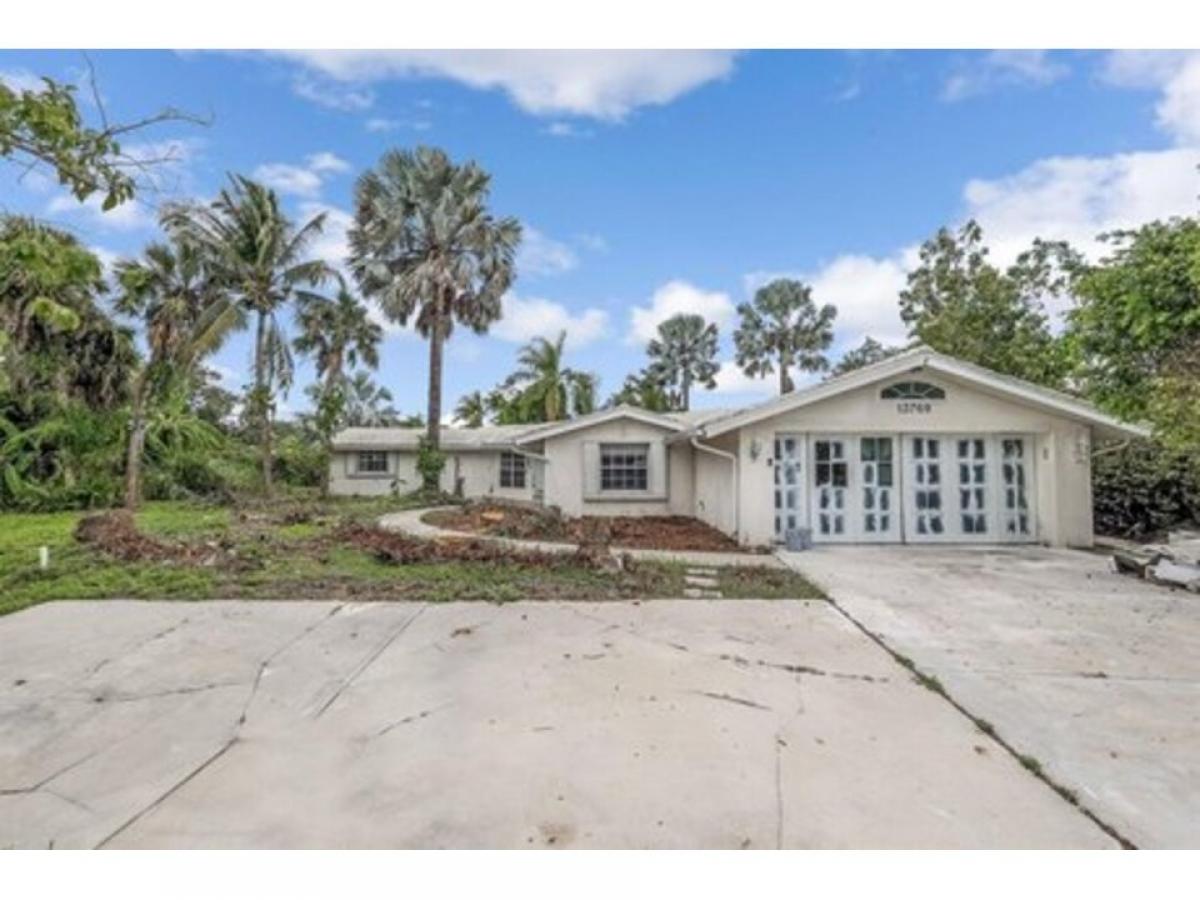 Picture of Home For Sale in Fort Myers, Florida, United States