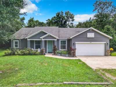 Home For Sale in Deland, Florida