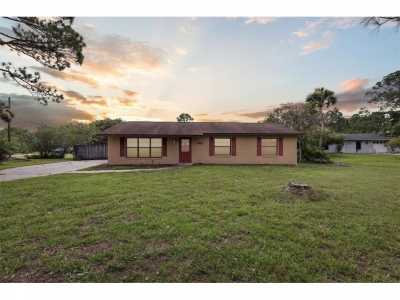 Home For Sale in Edgewater, Florida