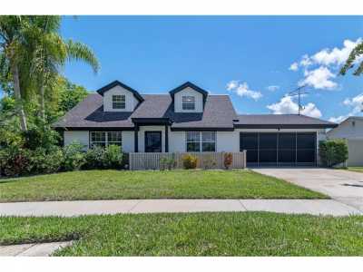 Home For Sale in Titusville, Florida