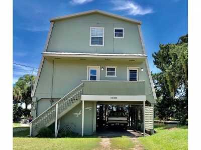 Home For Sale in Crystal River, Florida