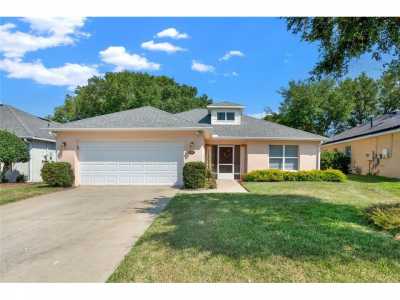 Home For Sale in Leesburg, Florida