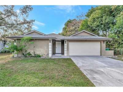 Home For Sale in Winter Springs, Florida