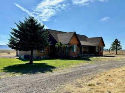 Home For Sale in Cedarville, California