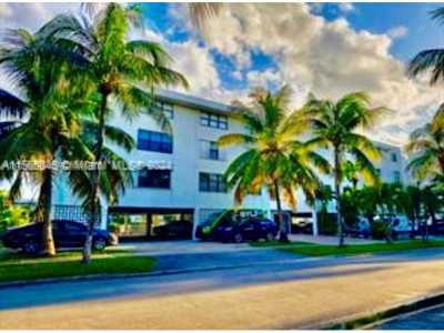 Home For Sale in North Miami Beach, Florida