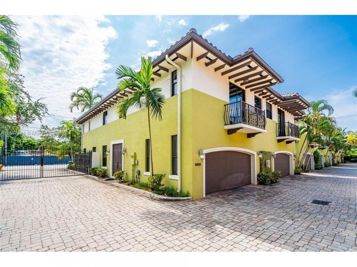 Picture of Home For Sale in Miami, Florida, United States