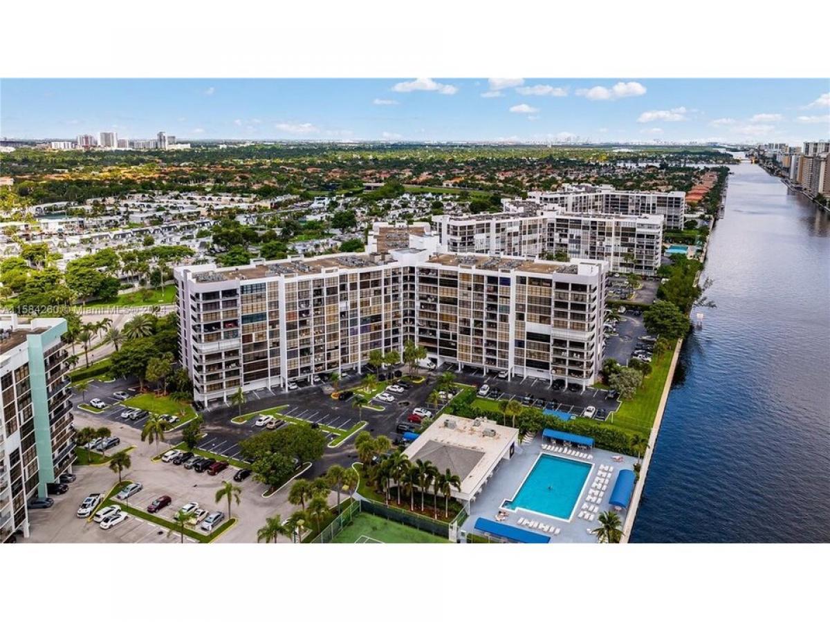 Picture of Home For Sale in Hallandale Beach, Florida, United States