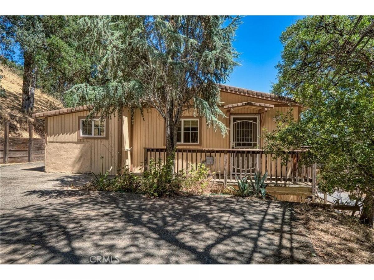 Picture of Home For Sale in Clearlake Oaks, California, United States