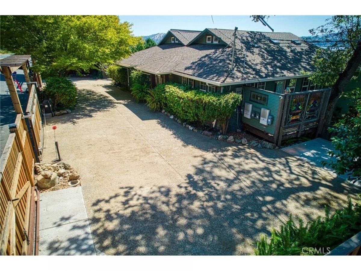 Picture of Home For Sale in Clearlake Oaks, California, United States