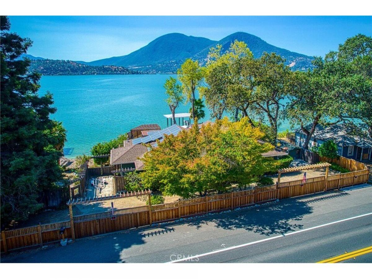 Picture of Home For Sale in Clearlake Oaks, California, United States