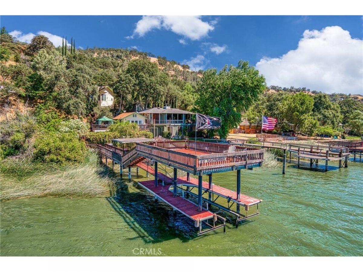 Picture of Home For Sale in Clearlake Oaks, California, United States