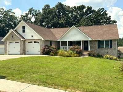 Home For Sale in Dandridge, Tennessee