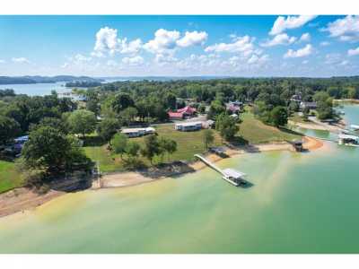 Home For Sale in Dandridge, Tennessee