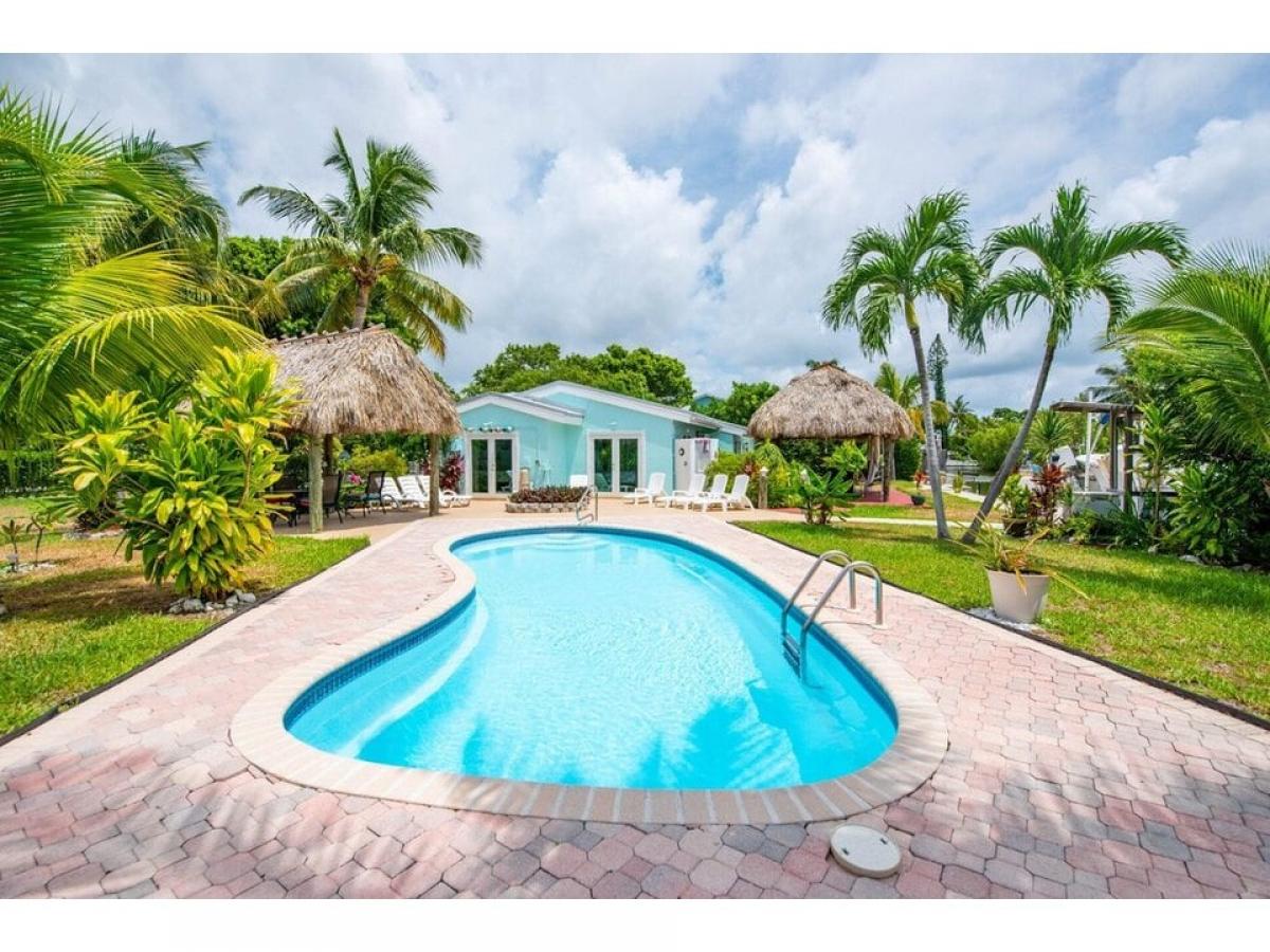 Picture of Home For Sale in Big Pine Key, Florida, United States