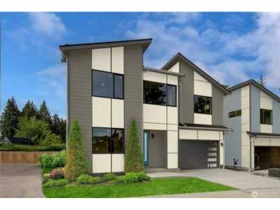 Home For Sale in Lynnwood, Washington