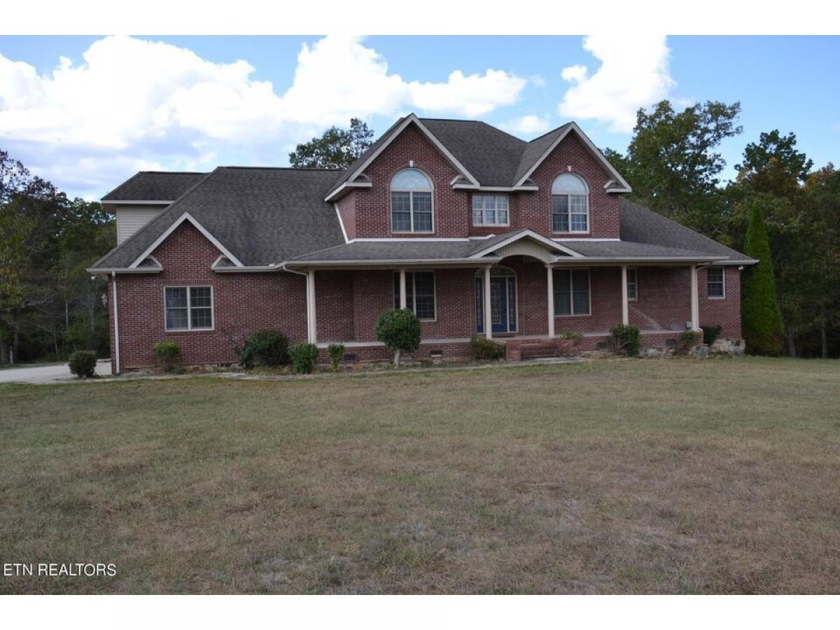 Picture of Home For Sale in Crossville, Tennessee, United States