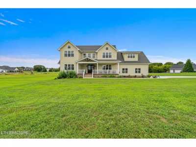 Home For Sale in Dandridge, Tennessee