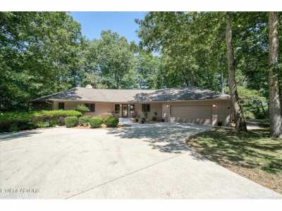 Home For Sale in Crossville, Tennessee