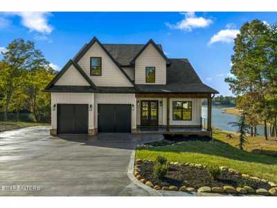 Home For Sale in Dandridge, Tennessee