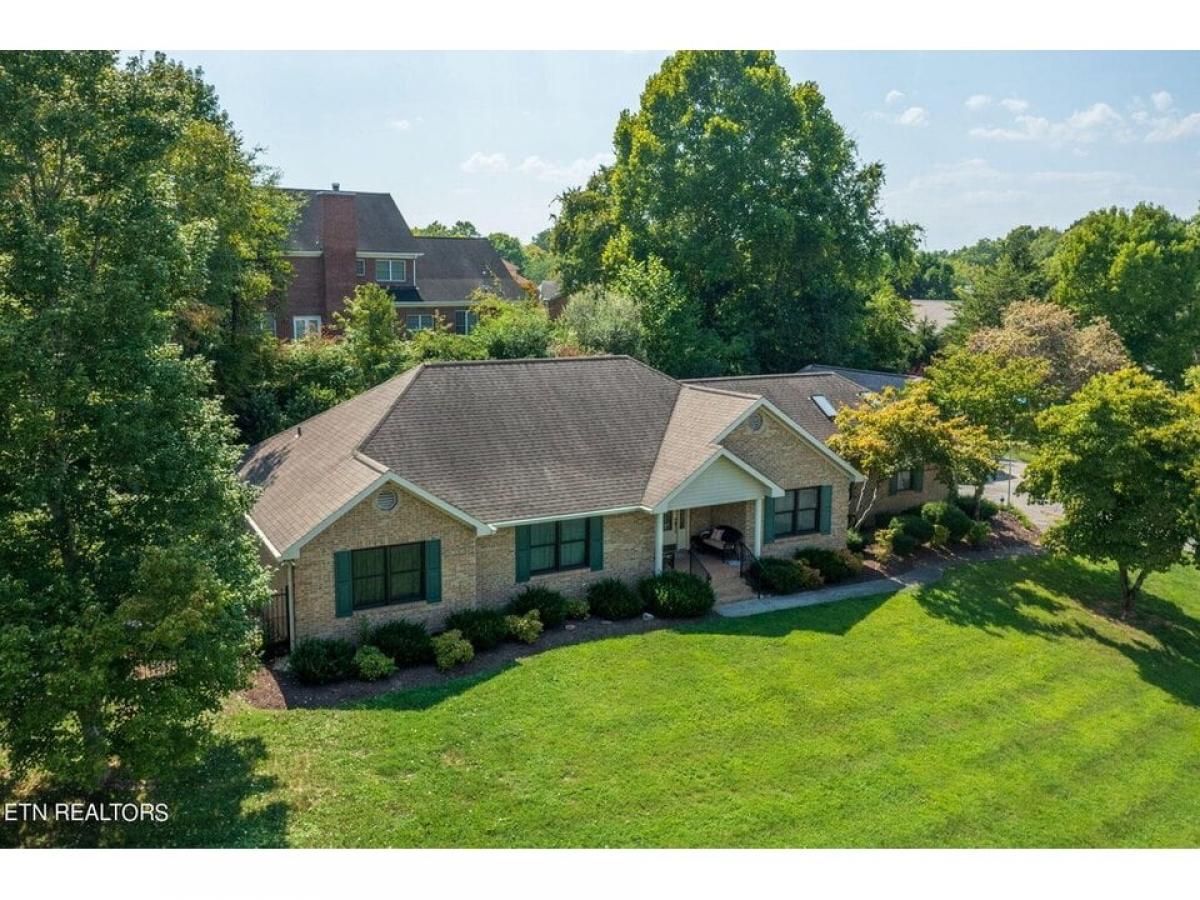 Picture of Home For Sale in Oak Ridge, Tennessee, United States