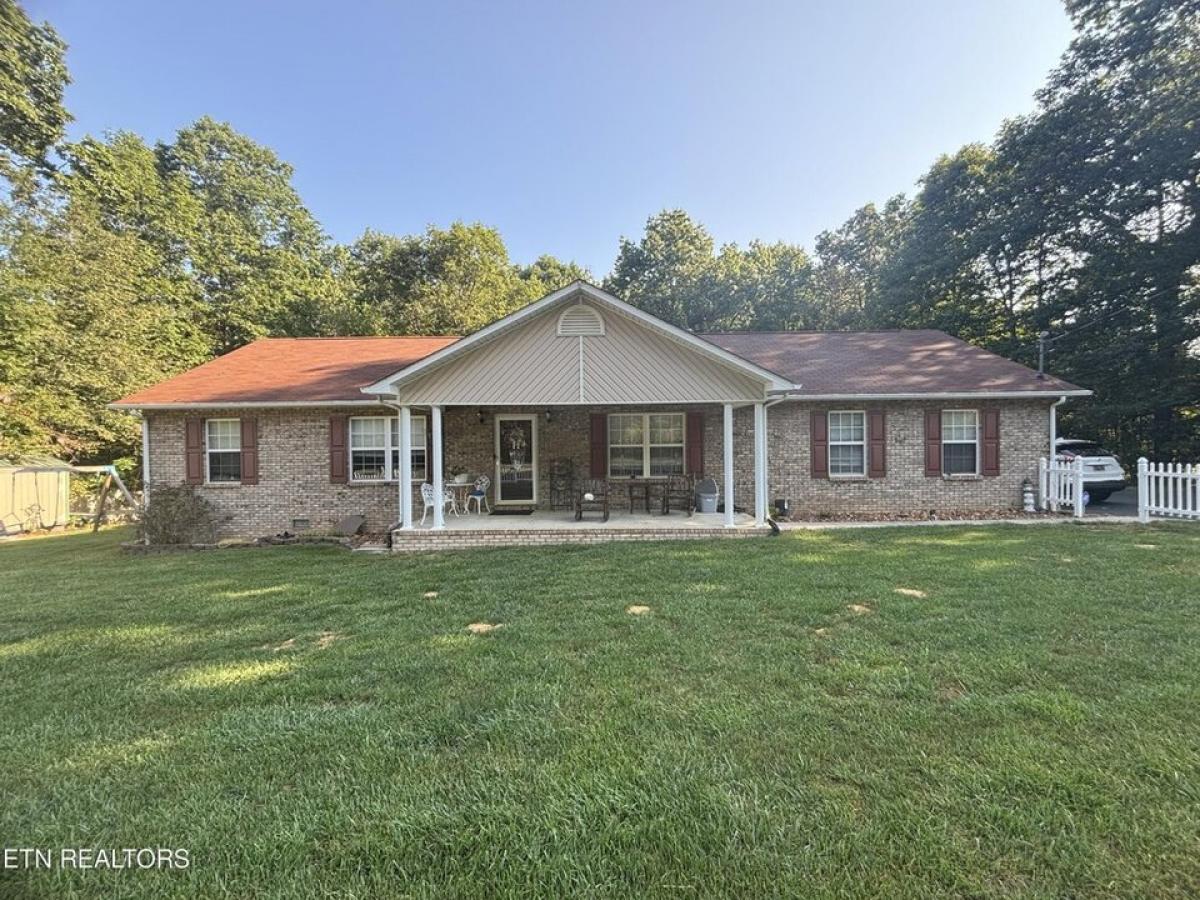 Picture of Home For Sale in Crossville, Tennessee, United States