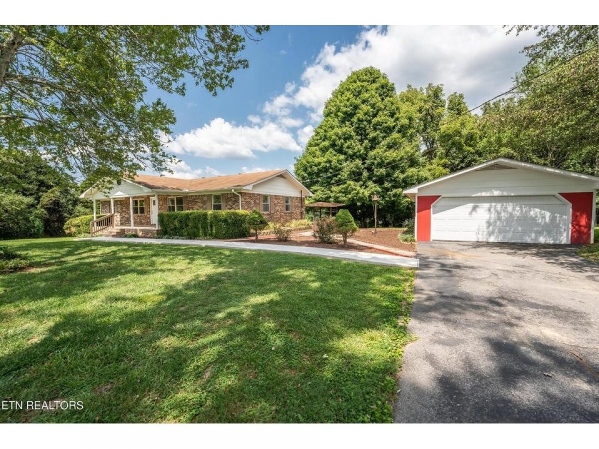 Picture of Home For Sale in Pikeville, Tennessee, United States