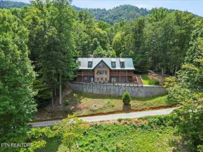 Home For Sale in Townsend, Tennessee