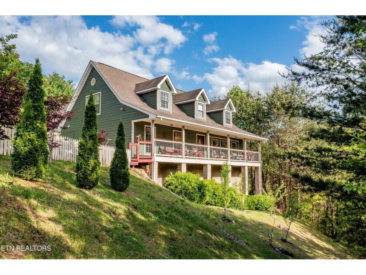 Picture of Home For Sale in Sevierville, Tennessee, United States