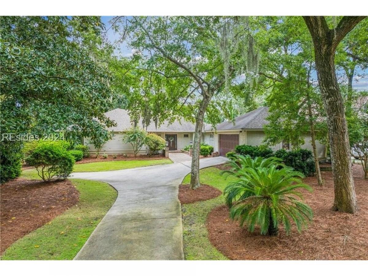 Picture of Home For Sale in Hilton Head Island, South Carolina, United States