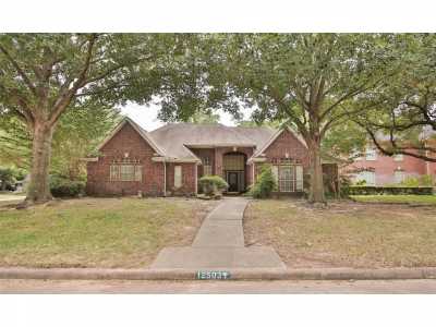 Home For Sale in Tomball, Texas