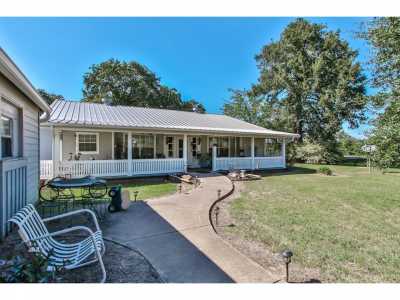 Home For Sale in Madisonville, Texas