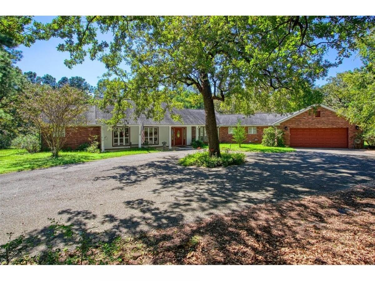 Picture of Home For Sale in Montgomery, Texas, United States