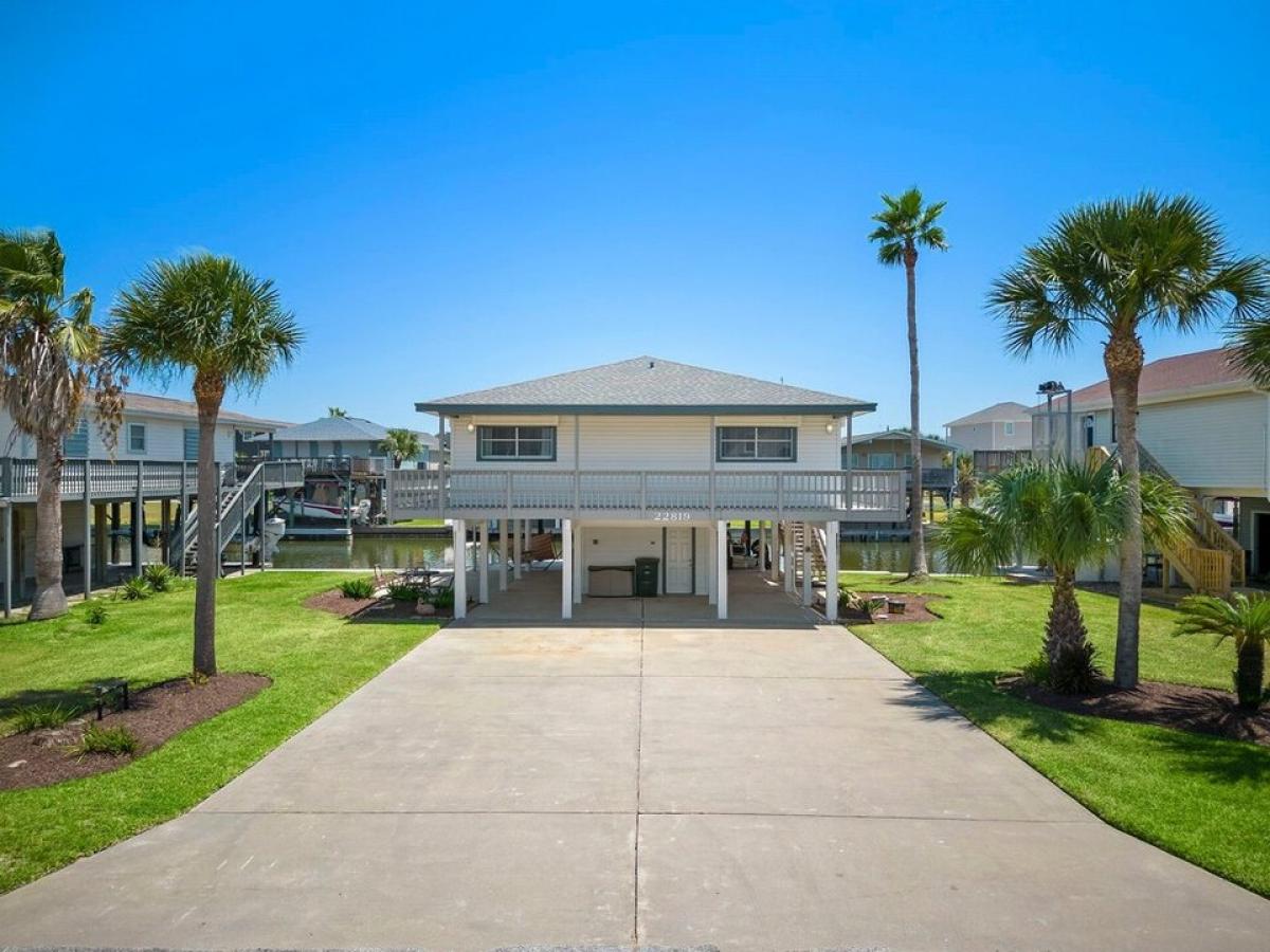 Picture of Home For Sale in Galveston, Texas, United States