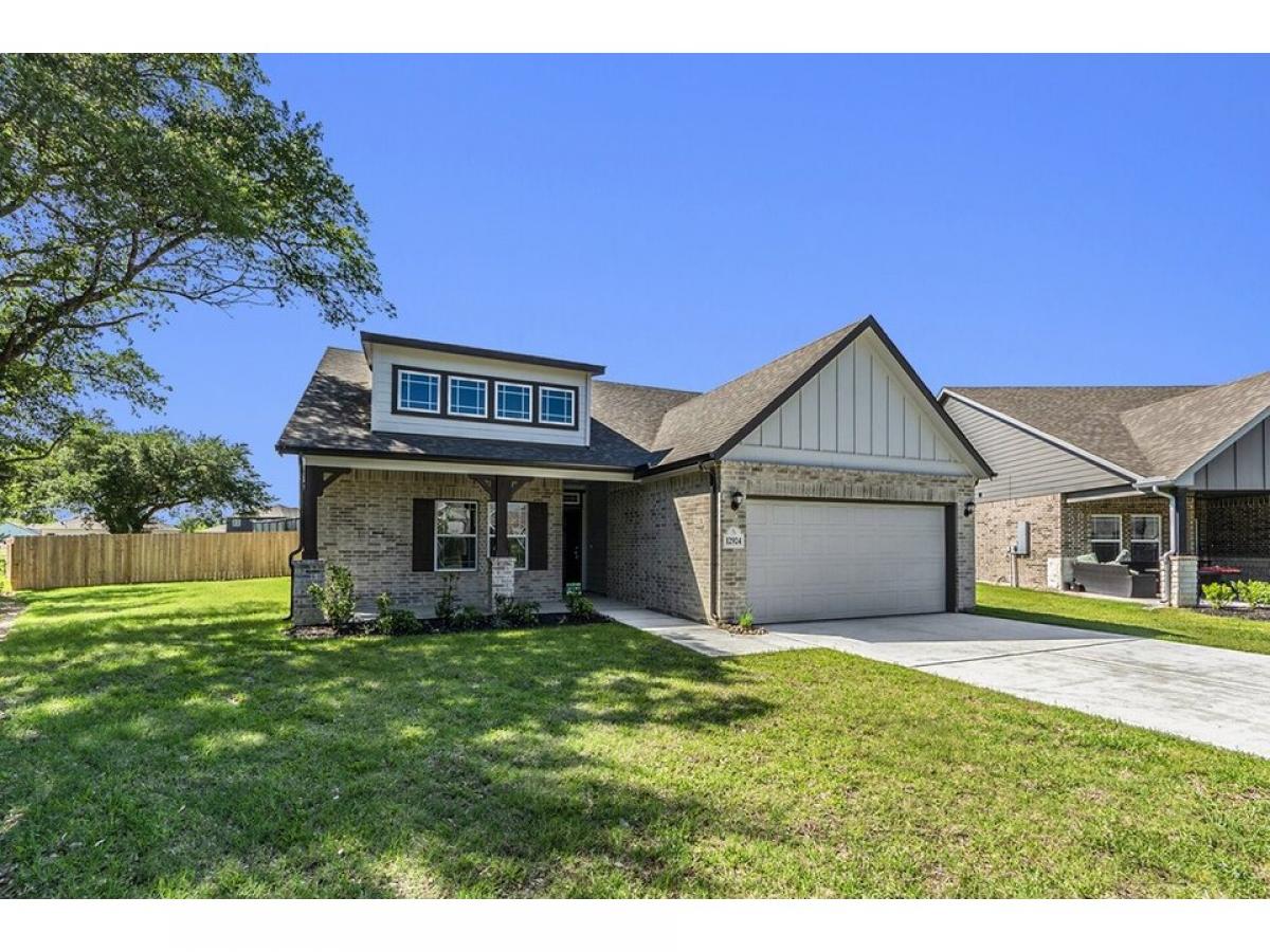 Picture of Home For Sale in Willis, Texas, United States