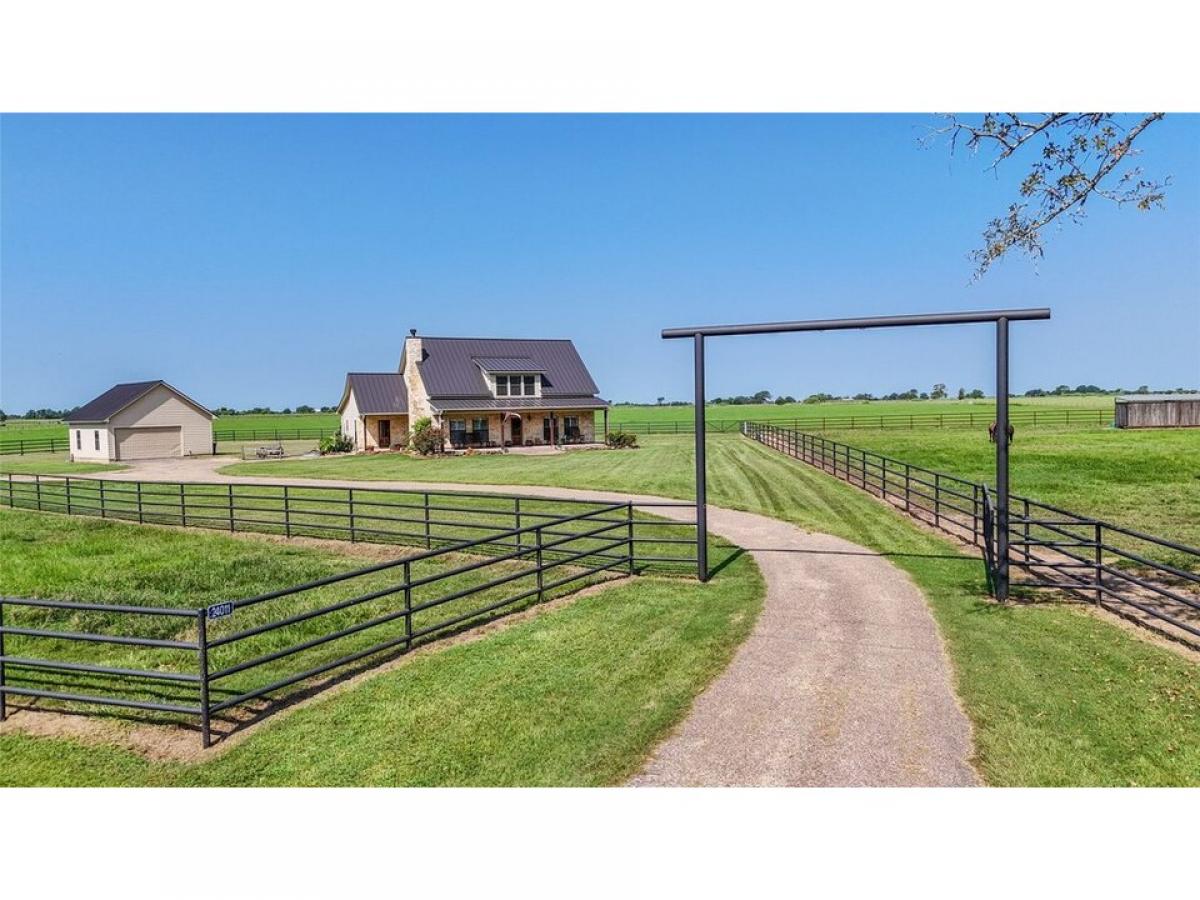 Picture of Home For Sale in Hempstead, Texas, United States