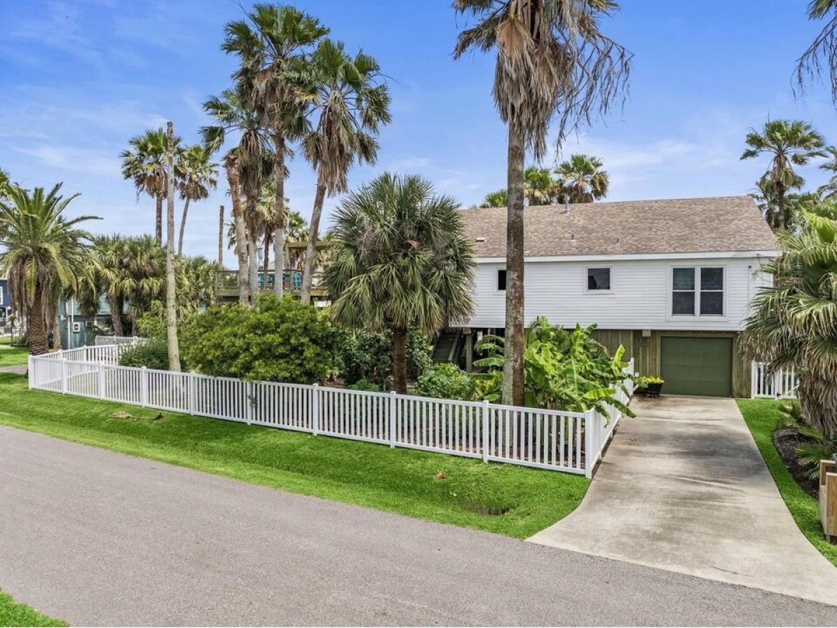 Picture of Home For Sale in Jamaica Beach, Texas, United States