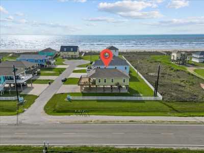 Home For Sale in Surfside Beach, Texas