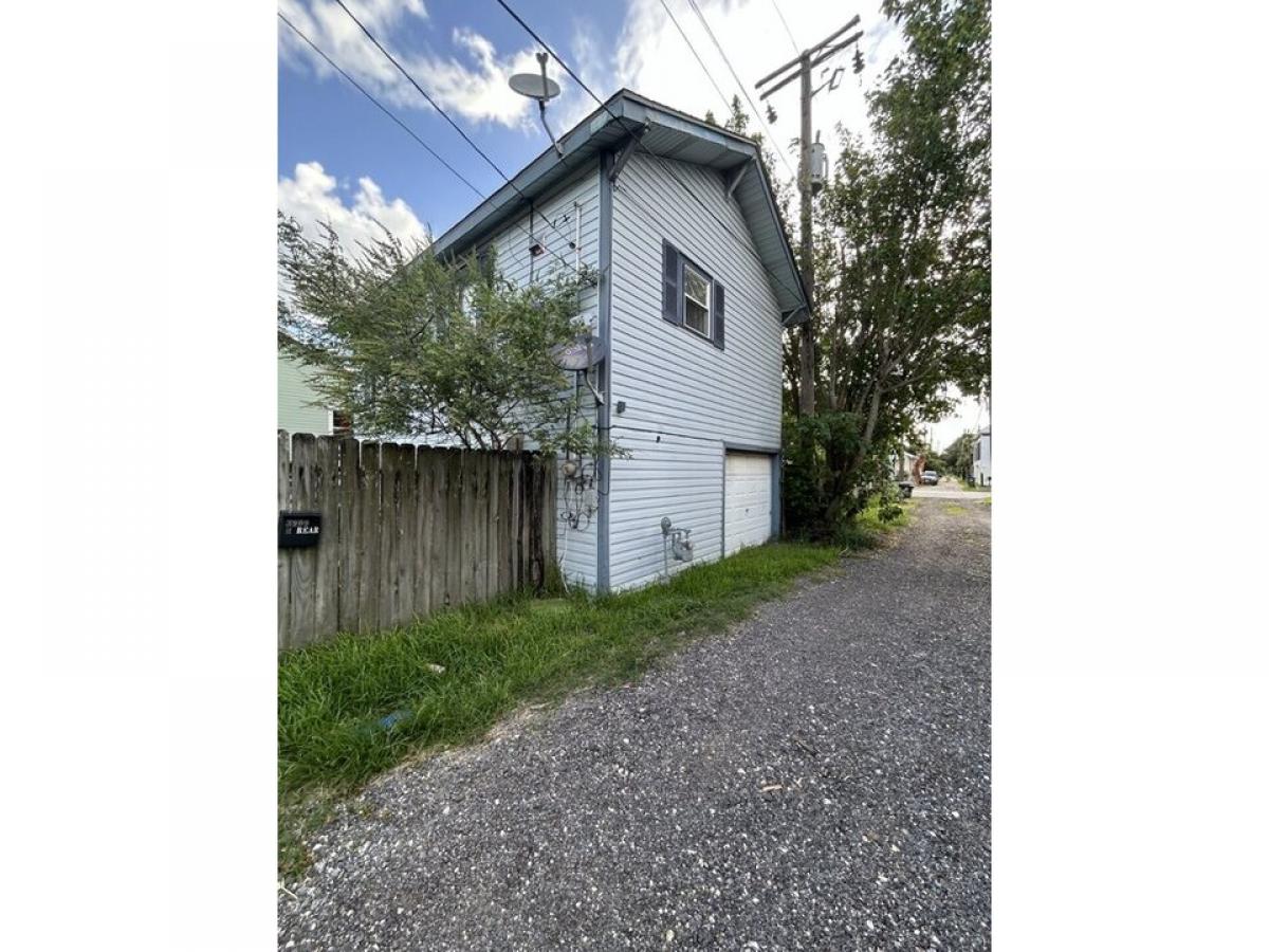 Picture of Home For Sale in Galveston, Texas, United States