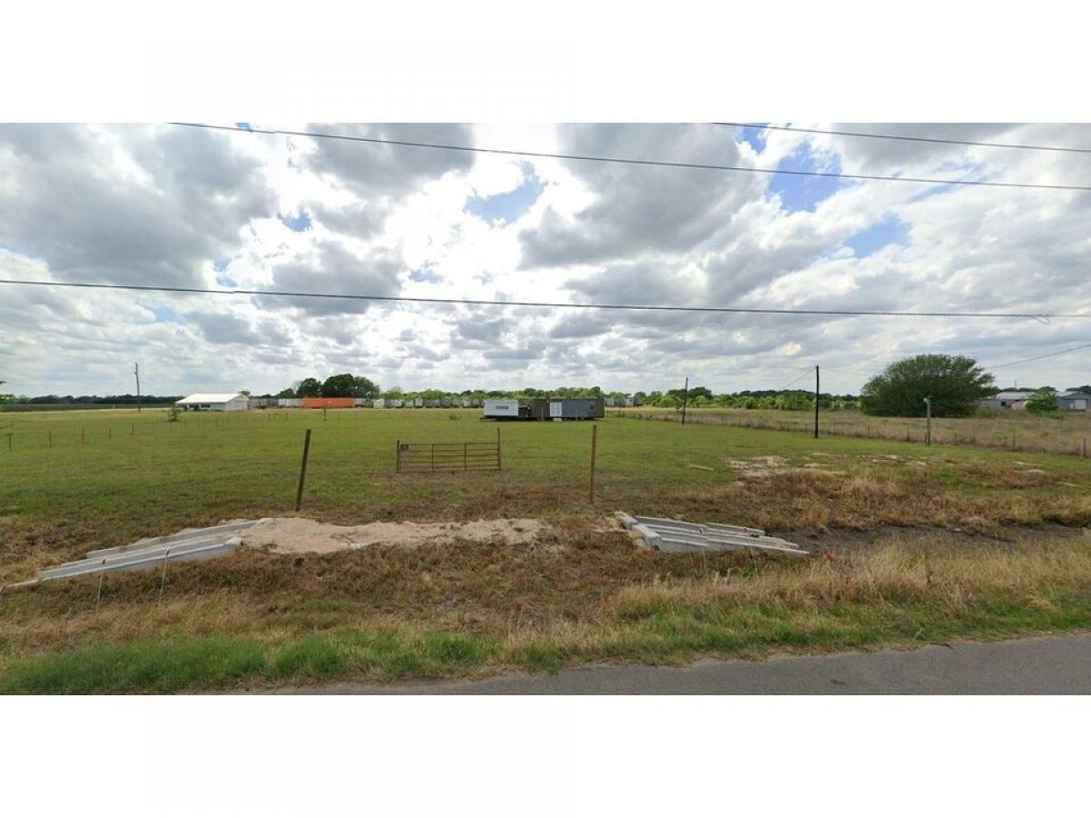 Picture of Home For Sale in Wharton, Texas, United States