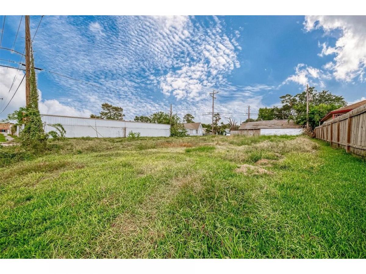 Picture of Residential Land For Sale in Houston, Texas, United States