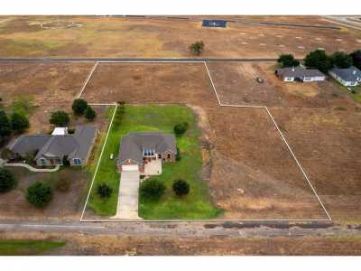 Home For Sale in Hilltop Lakes, Texas