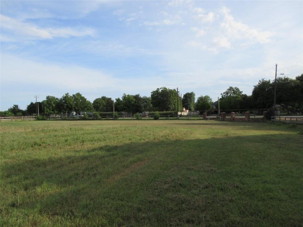 Picture of Residential Land For Sale in Pattison, Texas, United States