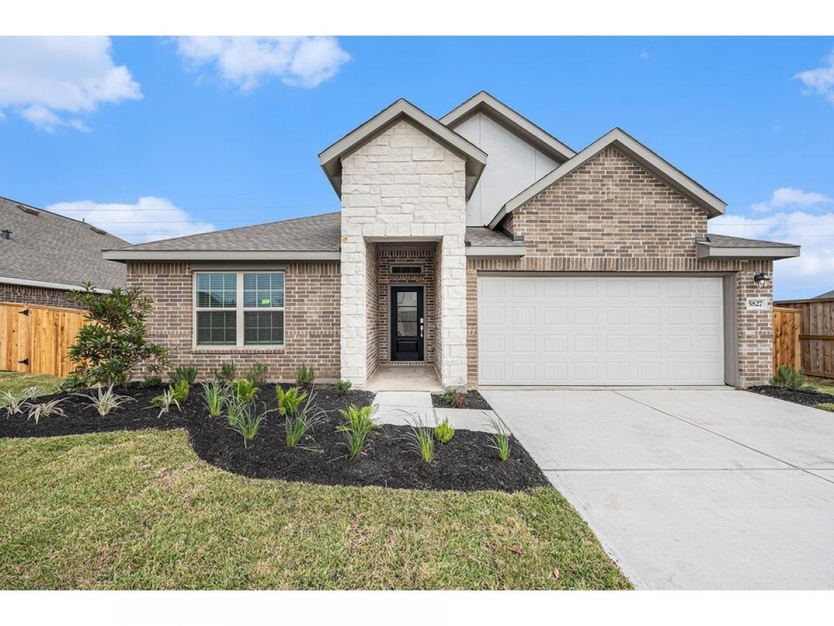 Picture of Home For Sale in Rosenberg, Texas, United States