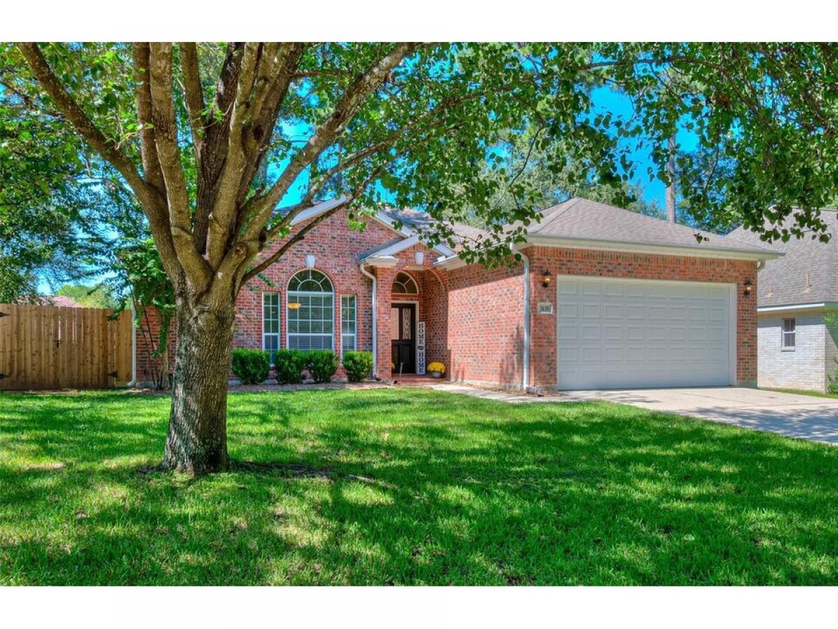 Picture of Home For Sale in Montgomery, Texas, United States