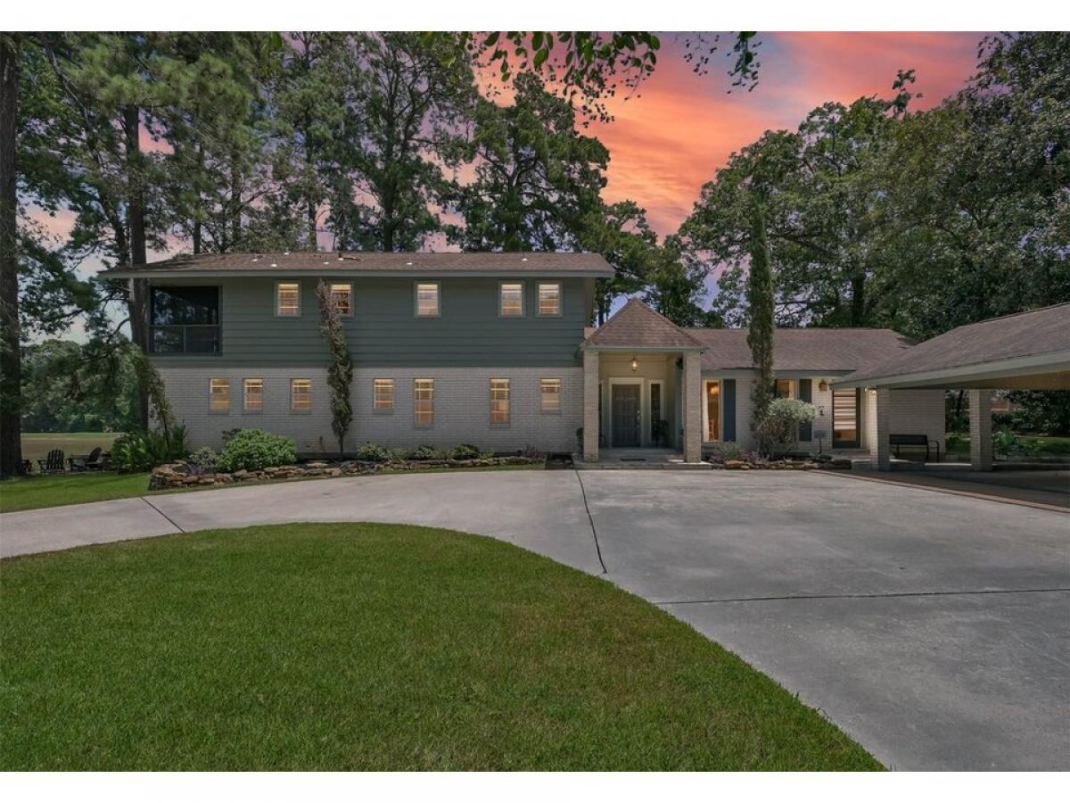 Picture of Home For Sale in Panorama Village, Texas, United States