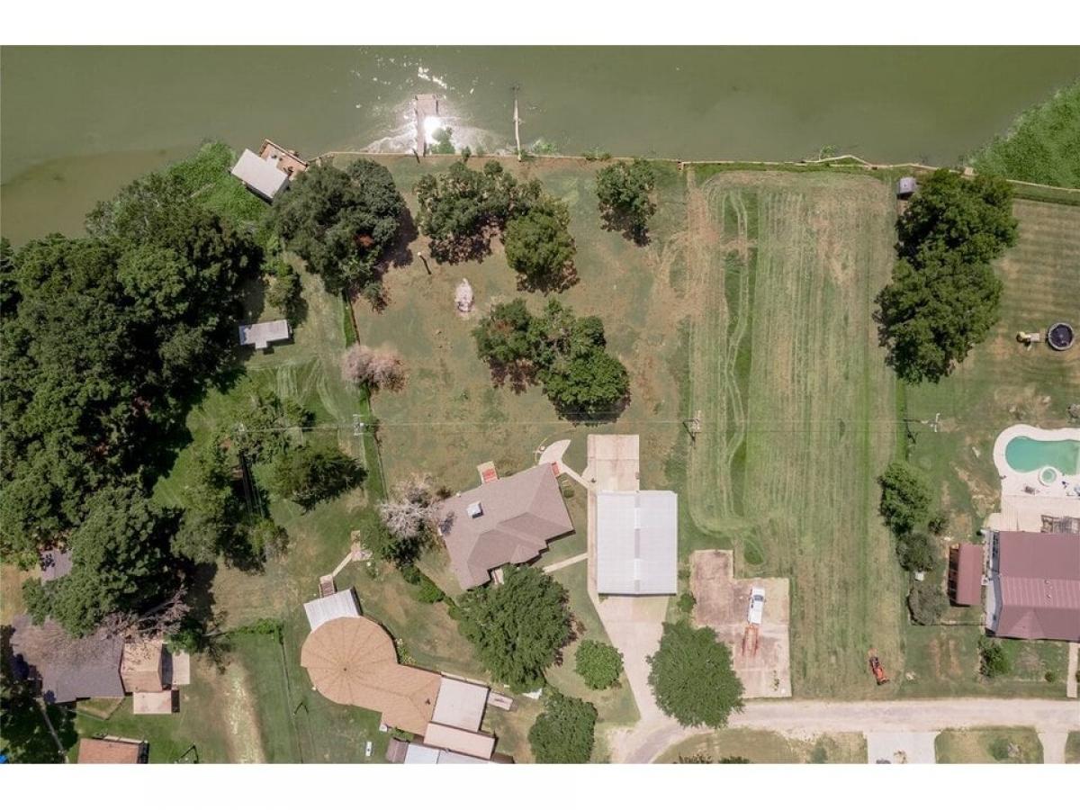 Picture of Home For Sale in Trinity, Texas, United States