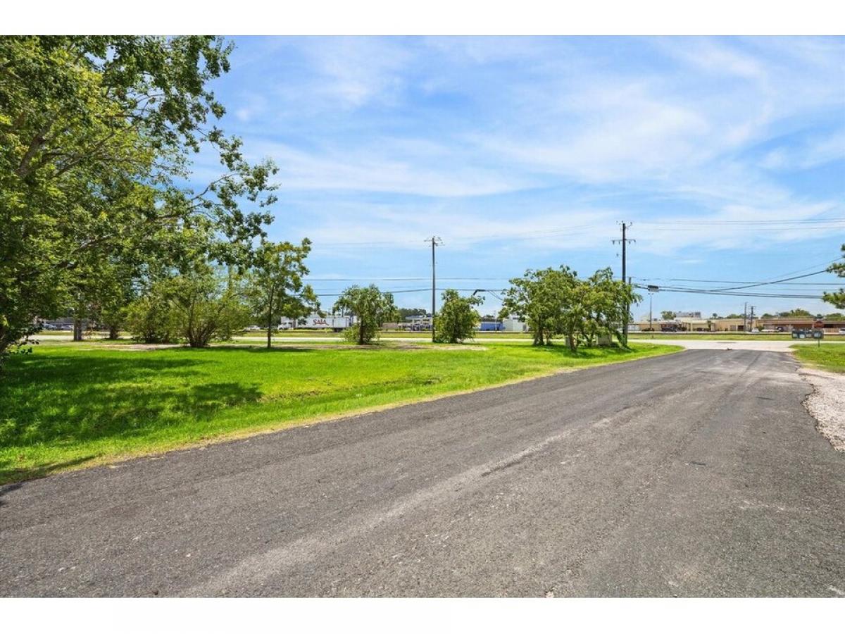 Picture of Residential Land For Sale in Texas City, Texas, United States